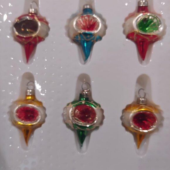 vintage antique Tiny glass Christmas ornaments with indent with original box - Picture 6 of 8